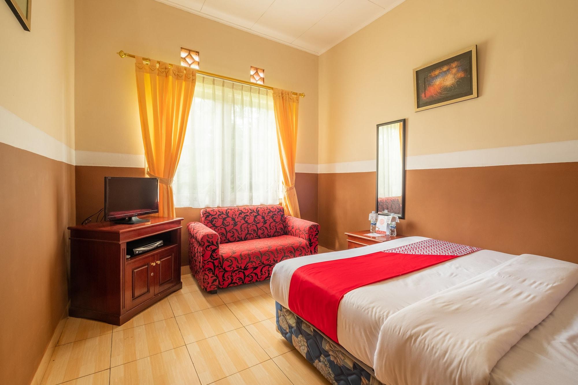 Reddoorz Plus At Grand Yustik Sukabumi Exterior photo